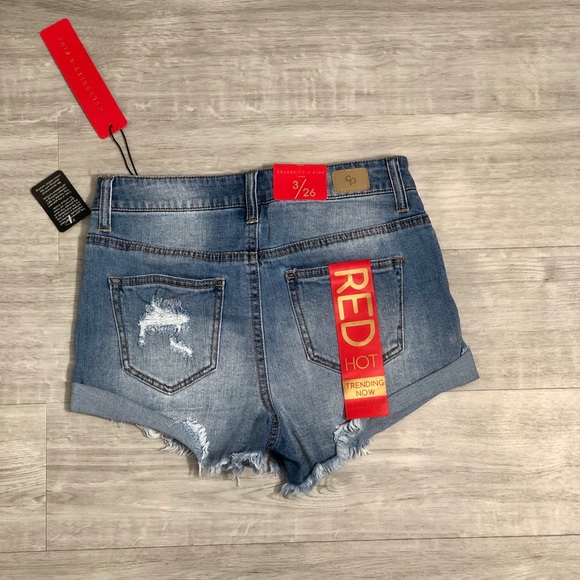 Festival Fun Denim Shorts - Medium Blue Wash - Picture 3 of 3